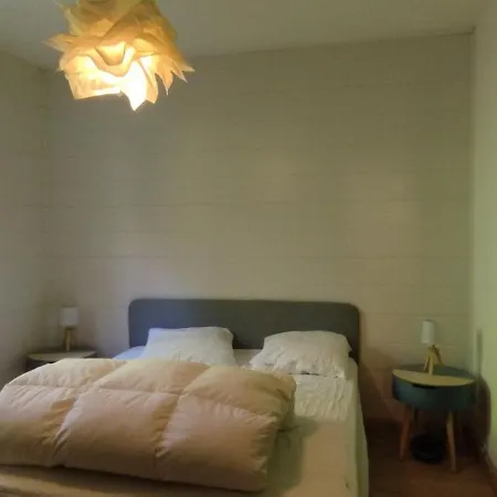 La Forestiere Avec Jacuzzi Pour 6 Personnes Holiday home